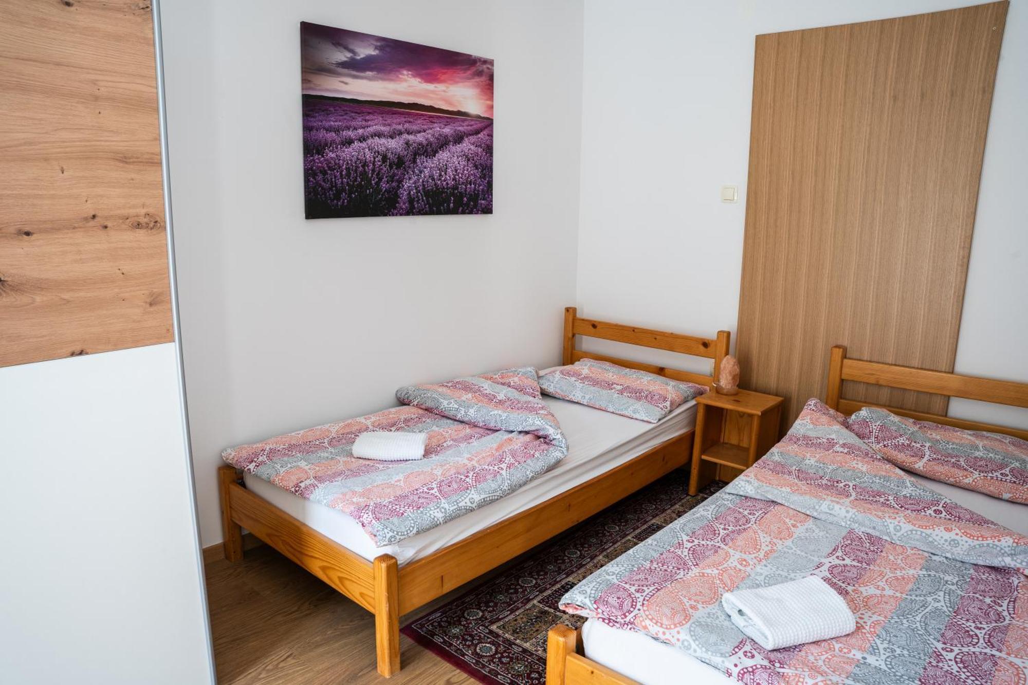 Bed and Breakfast Adventure Farm Store Екстер'єр фото